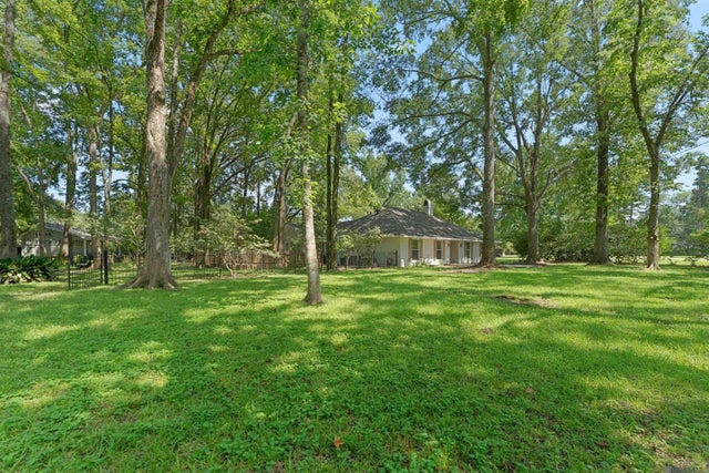 16231 Fulwar Skipwith Rd, Baton Rouge