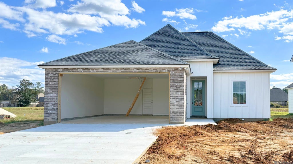 10486 High Point Dr, Denham Springs