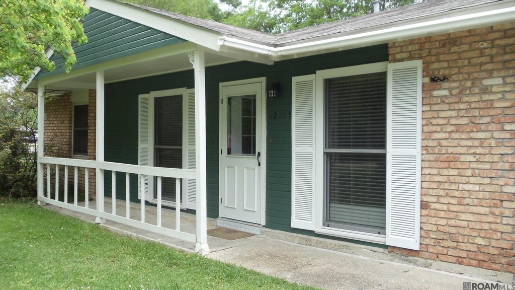 12105 Foster Rd, Baton Rouge