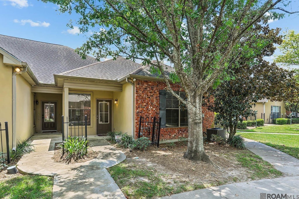 809 Summer Breeze Dr, Baton Rouge