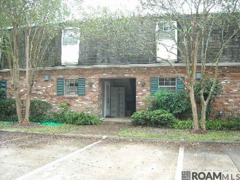 1755 College Dr, Baton Rouge