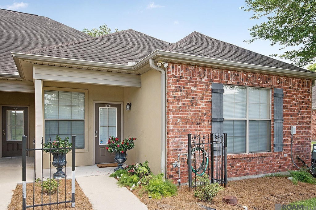 809 Summer Breeze Dr, Baton Rouge