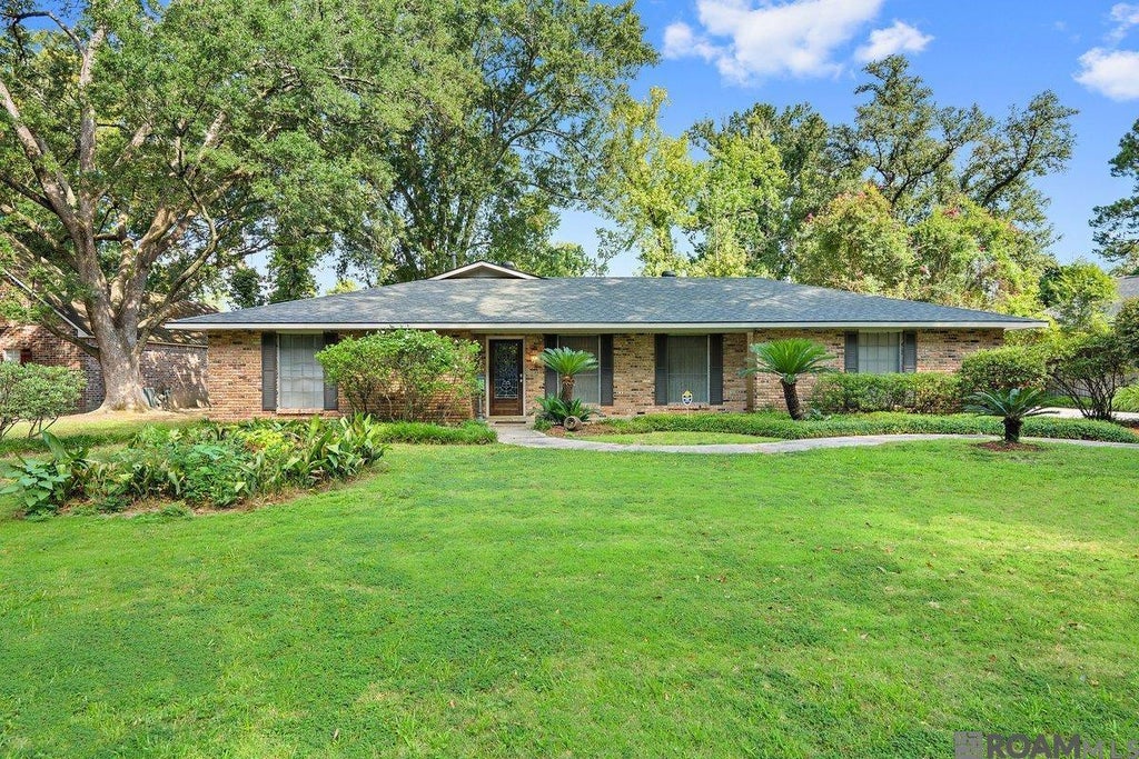 9141 Woodbine St, Baton Rouge