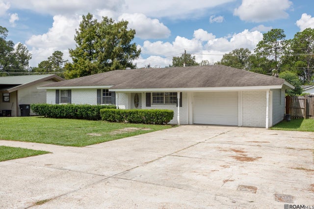 352 Fountainbleau Dr, Baton Rouge