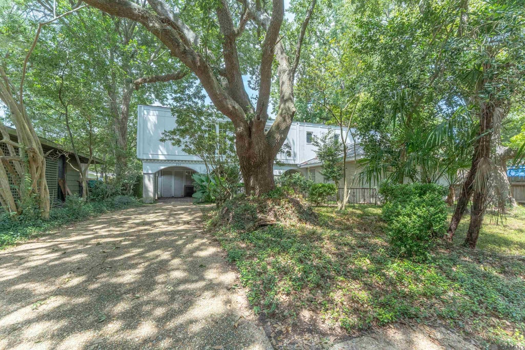 354 Cloud Dr, Baton Rouge