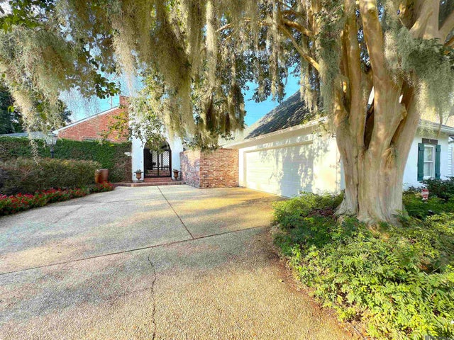 1342 Applewood Rd, Baton Rouge