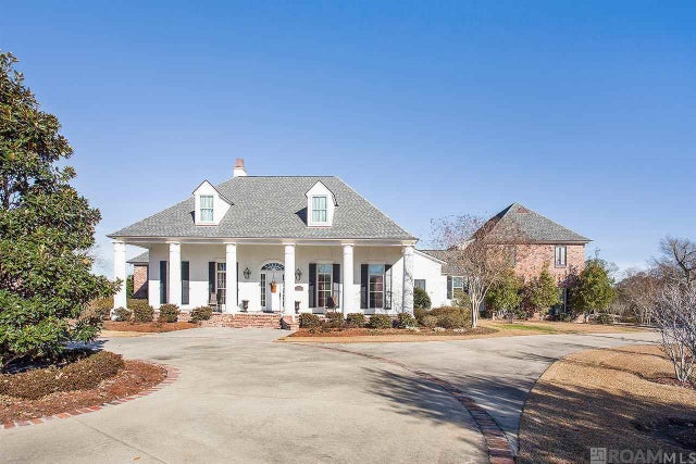 2555 N Turnberry Ave, Zachary