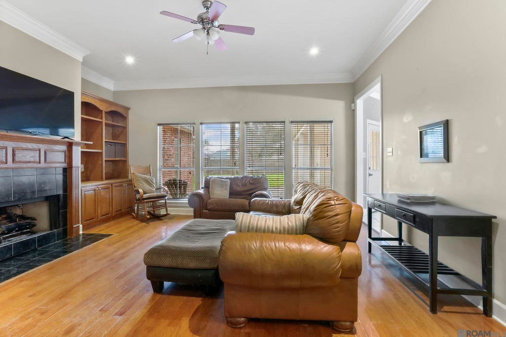 42202 Norwood, Gonzales