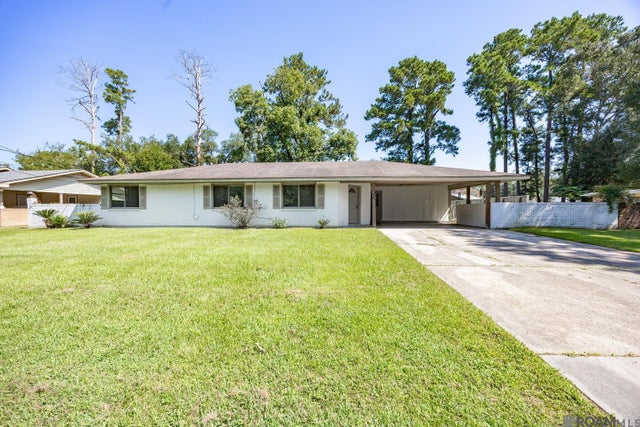 12621 Canterbury Dr, Baton Rouge