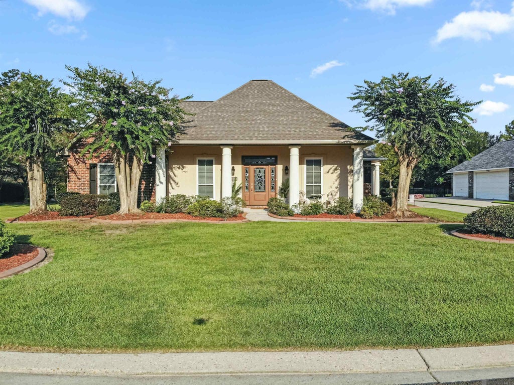 1637 River Run Dr, Denham Springs