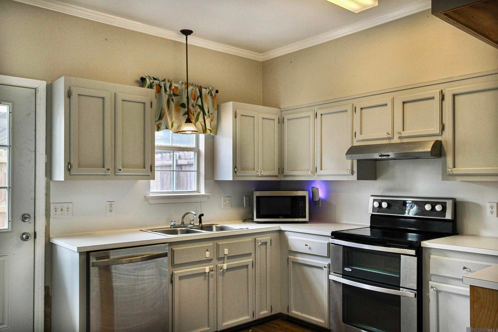 4154 Jefferson Woods Dr, Baton Rouge