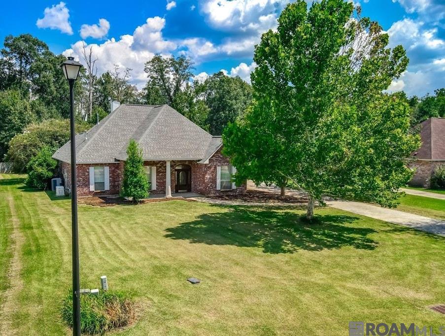 35096 Stone Castle Dr, Denham Springs