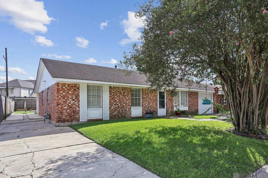 11662 Auburn Dr, Baton Rouge