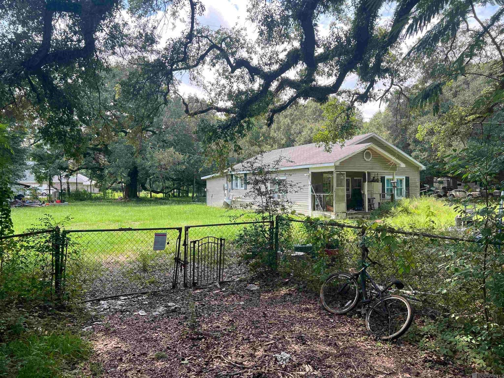 7128 Chandler Bluff Rd, Denham Springs