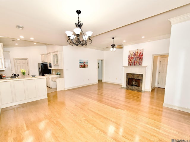 10409 Springtree Ave, Baton Rouge