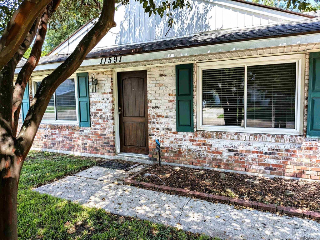 11591 Auburn Dr, Baton Rouge