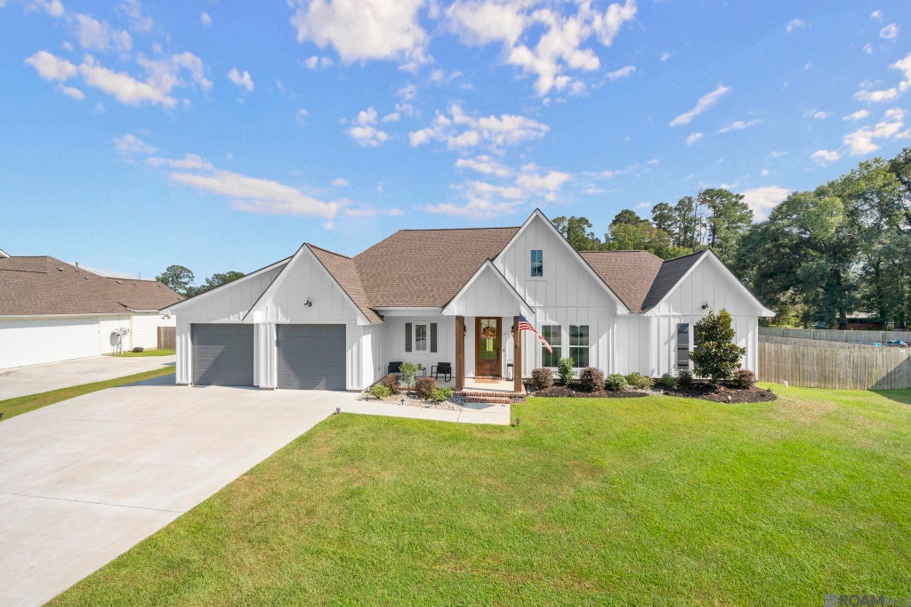 31812 Old River Rd, Denham Springs