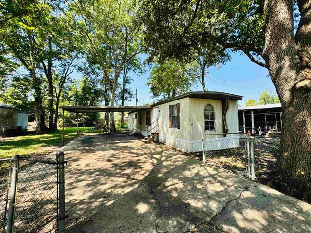 14219 Oak Meadow St, Gonzales