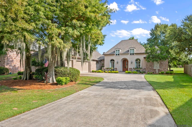 15221 Alma Mater Ct, Baton Rouge