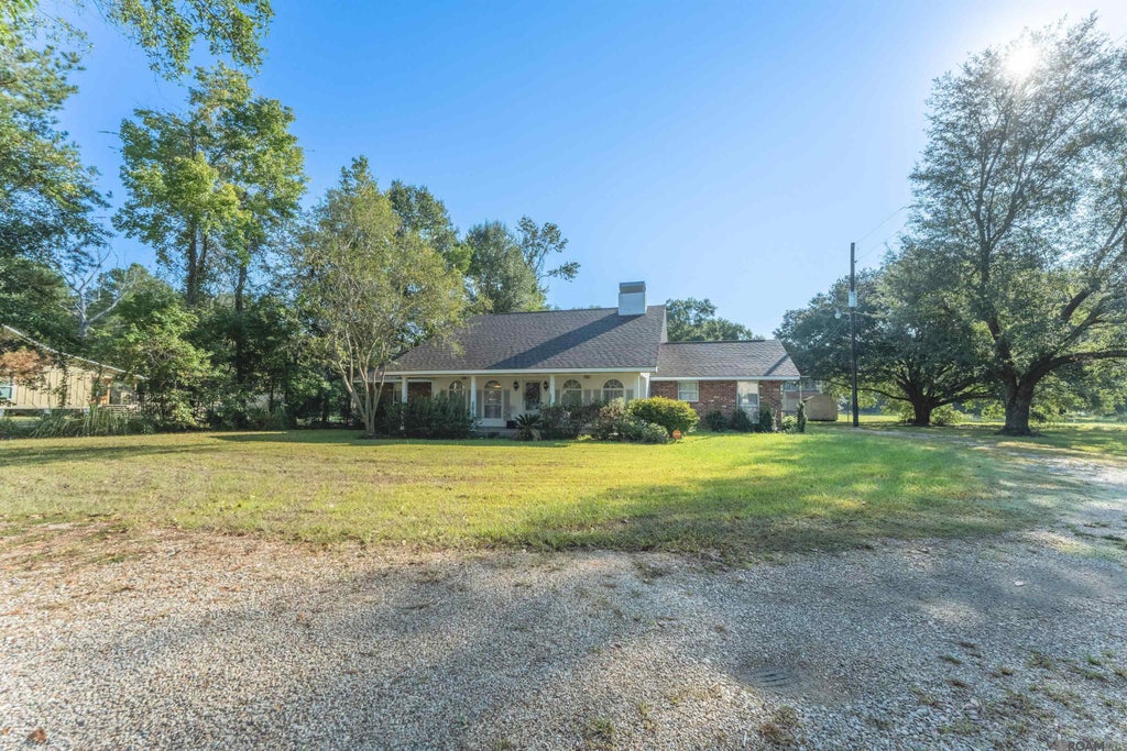 25868 Walker South Rd, Denham Springs