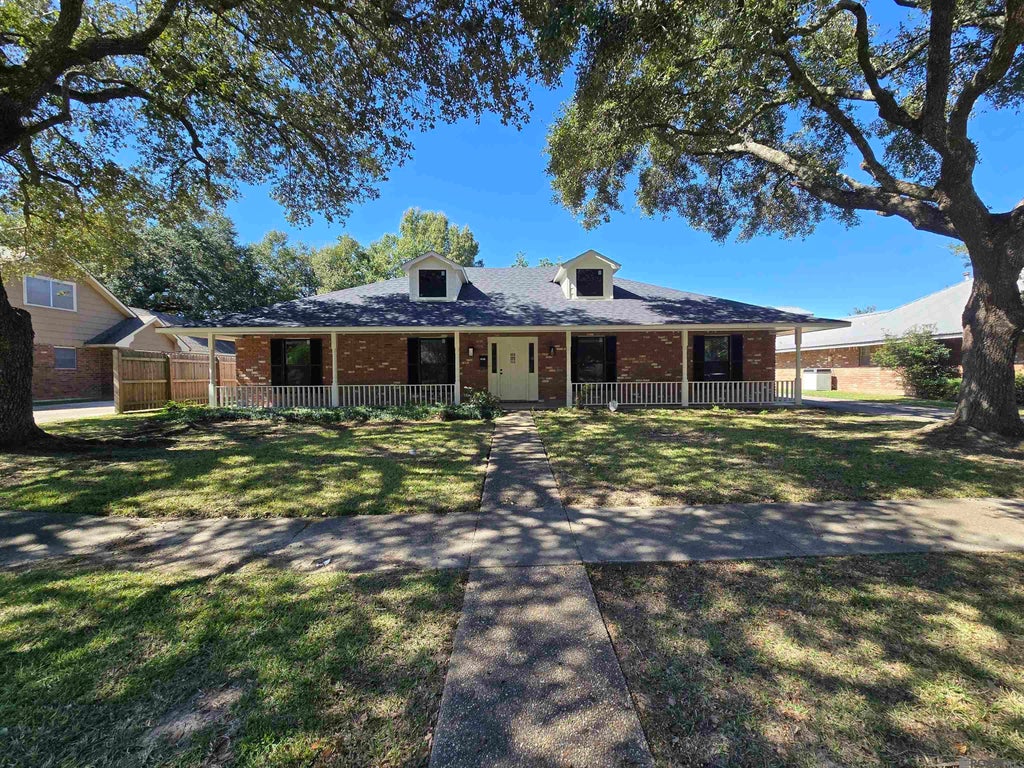 1526 Cora Dr, Baton Rouge