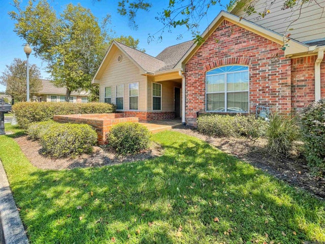 7111 Village Charmant, Baton Rouge