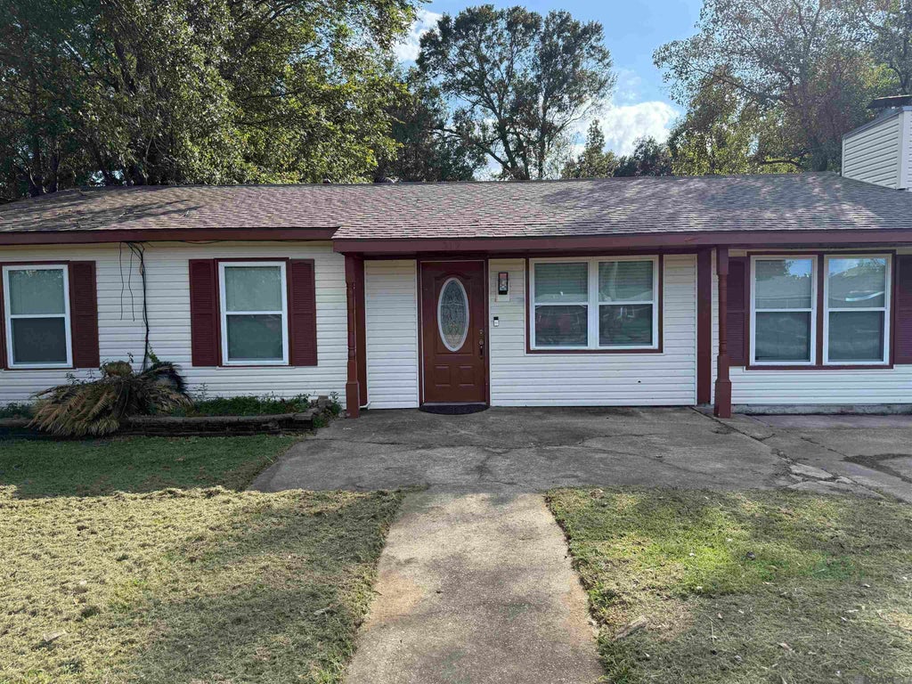 212 Walnut St, Denham Springs