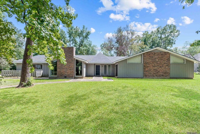 5532 Summer Lake Dr, Baton Rouge