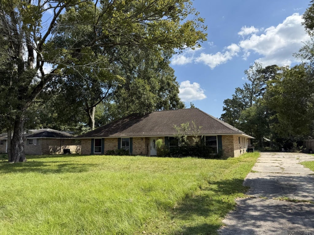 2232 Connie Dr, Denham Springs