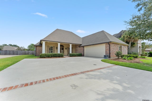 12338 Oak Brook Dr, Geismar