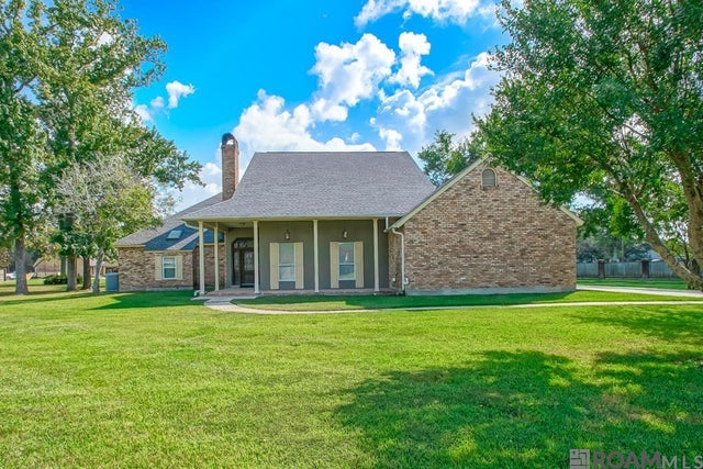 1930 S Houmas Ave, Gonzales