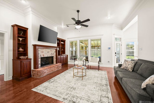 12365 Oak Colony Dr, Geismar