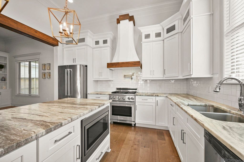 4775 Claremont Ave, Gonzales