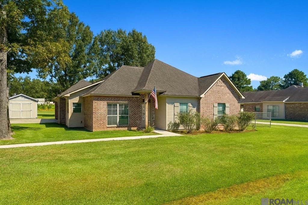 19234 Plantation Trace Dr, Livingston