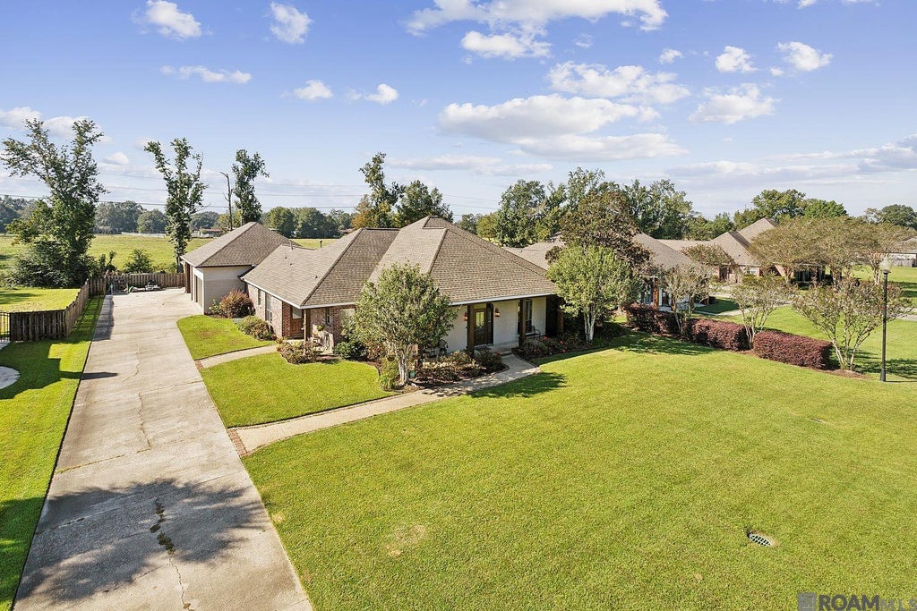 8788 Wyeth Dr, Denham Springs