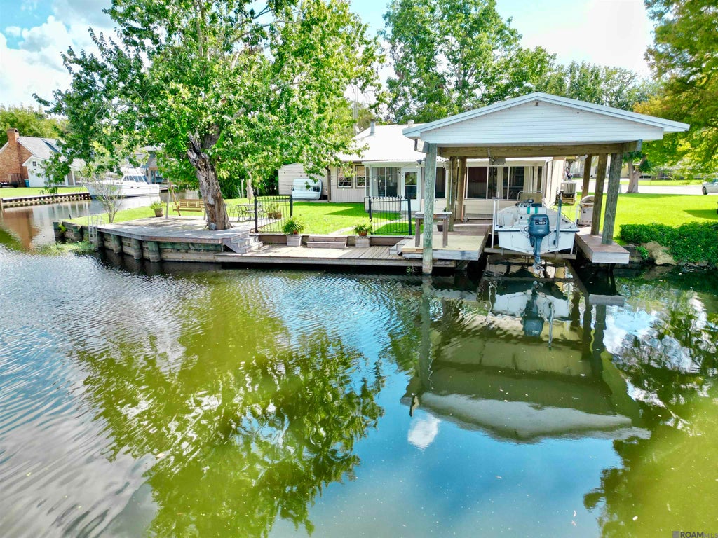 1018 Karen Ct, Morgan City