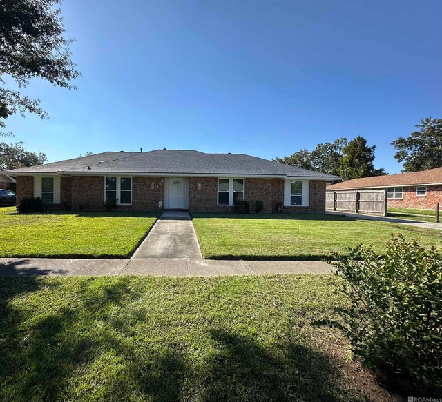 444 S Locksley Dr, Baton Rouge