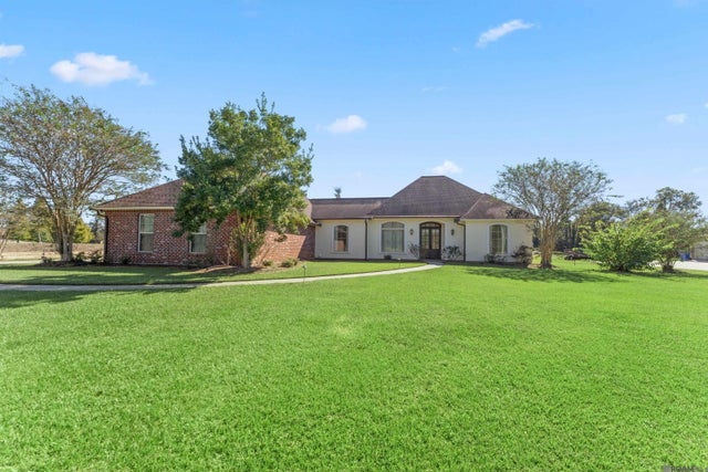 1135 Bayou Paul Ln, St Gabriel