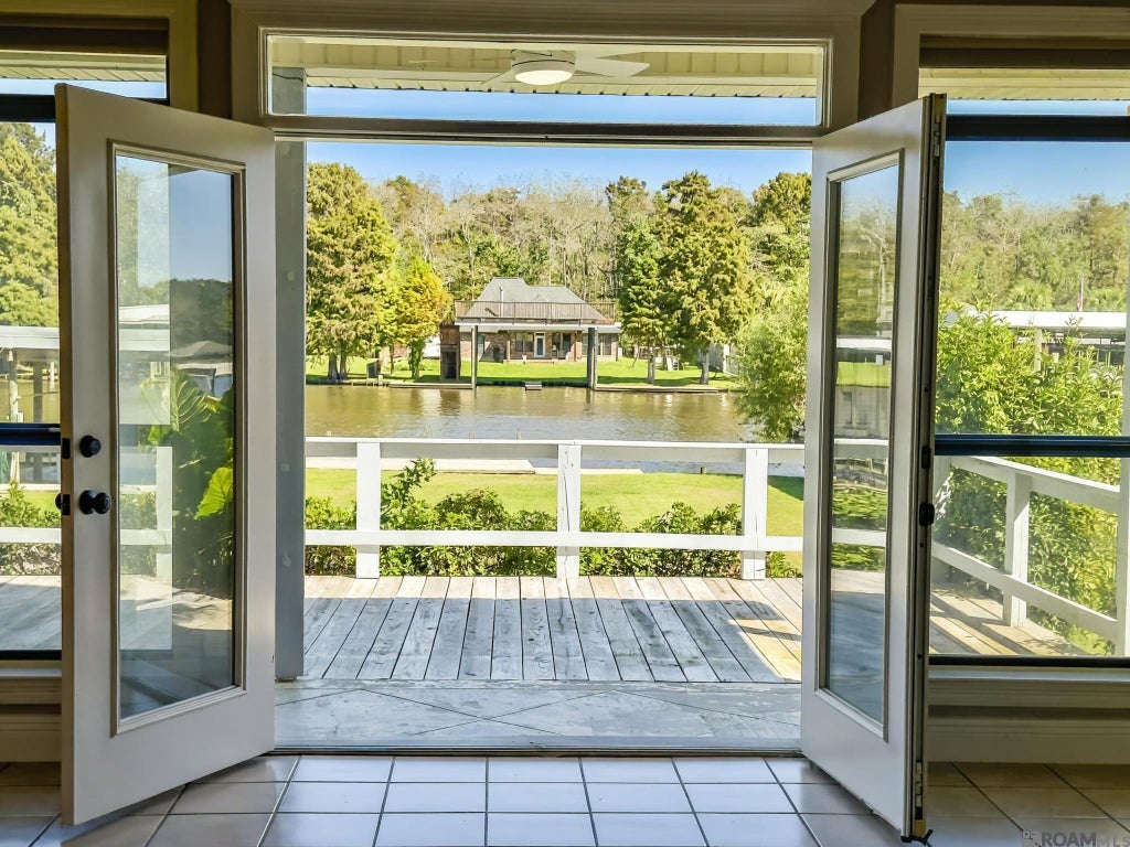 13538 Bayou Terrace Dr, St Amant