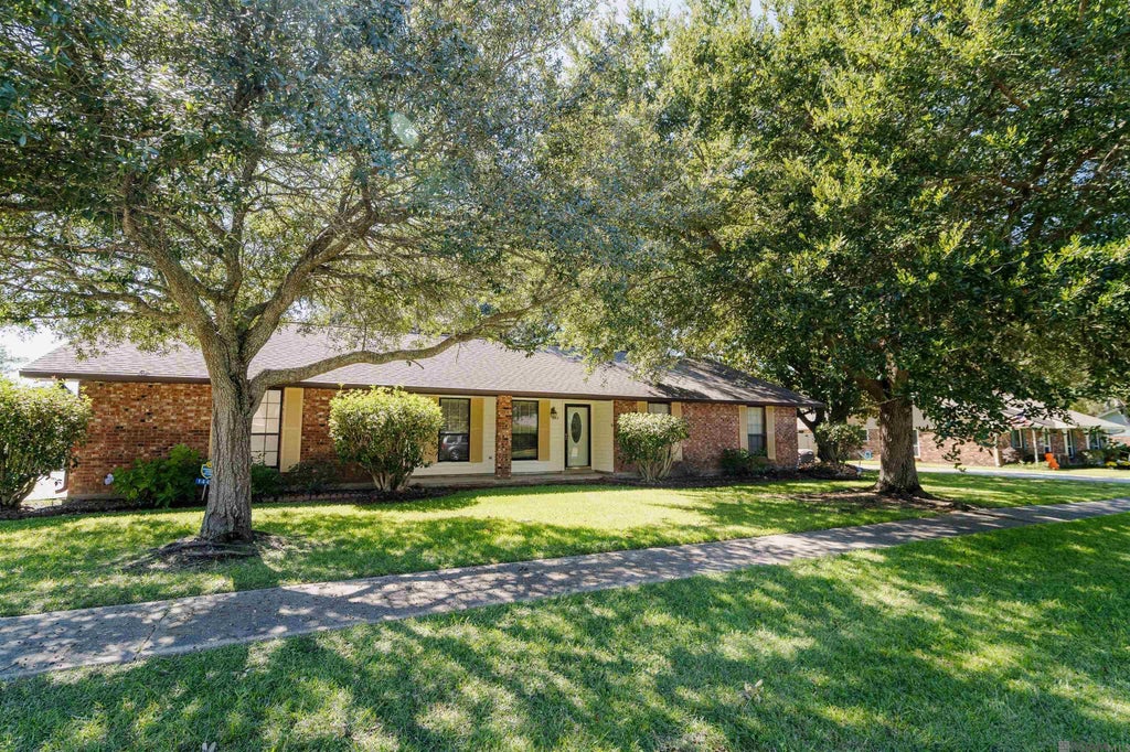 1448 Eagle Dr, Zachary