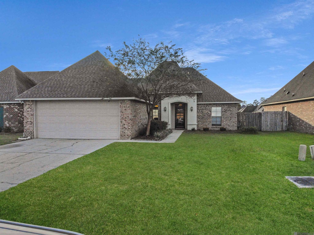 33853 Nicole Dr, Denham Springs