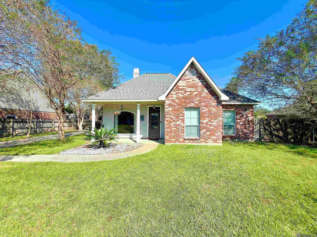 7645 Elmwood Dr, Denham Springs