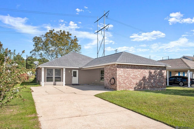 953 Meadow Glen Ave, Zachary