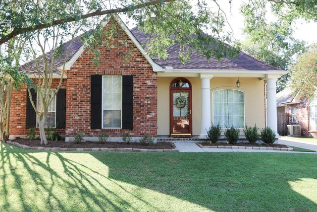 18252 Lake Myrtle Dr, Baton Rouge