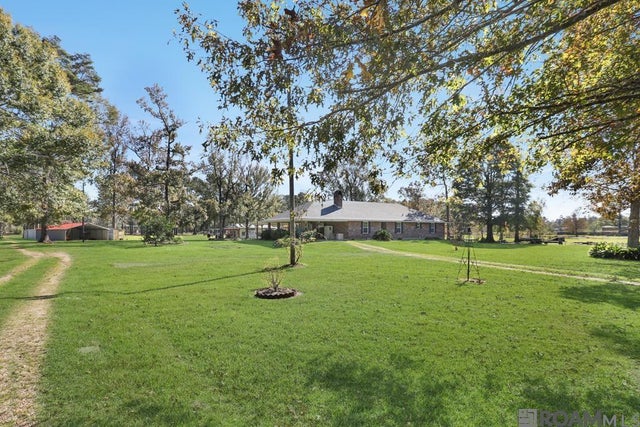 21090 Debbie Ln, Denham Springs