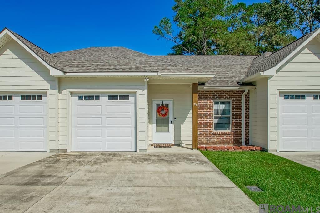 9900 Country Club Dr, Denham Springs