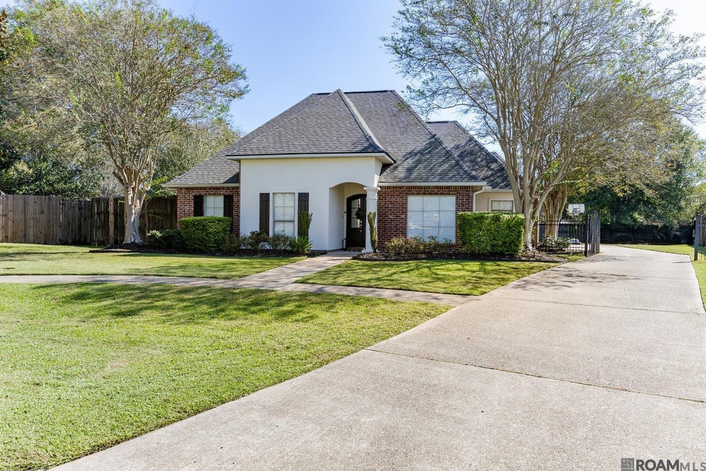 7566 Colonial Dr, Denham Springs