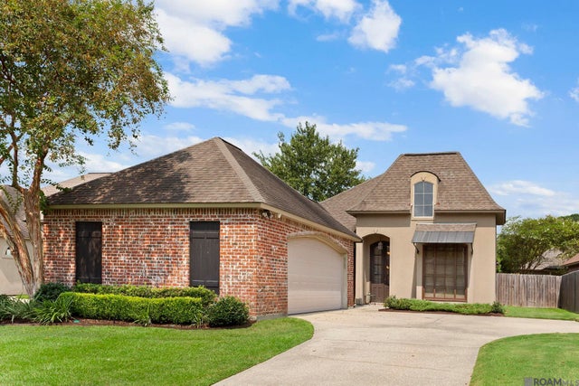 945 Tanglebriar Dr, Baton Rouge