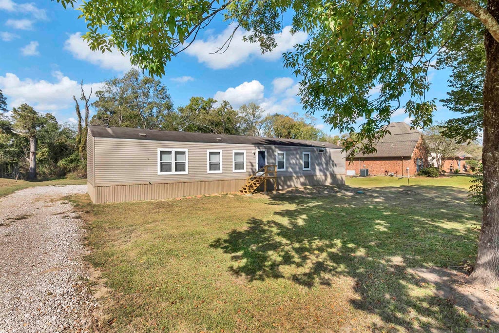 14205 Bluff Rd, Prairieville