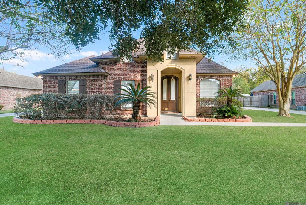 12330 Oak Alley Dr, Geismar